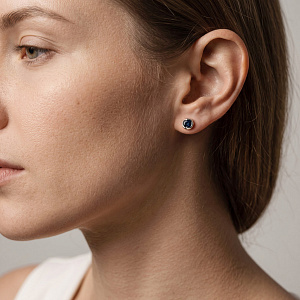 Серьги Пусеты из белого золота с сапфирами